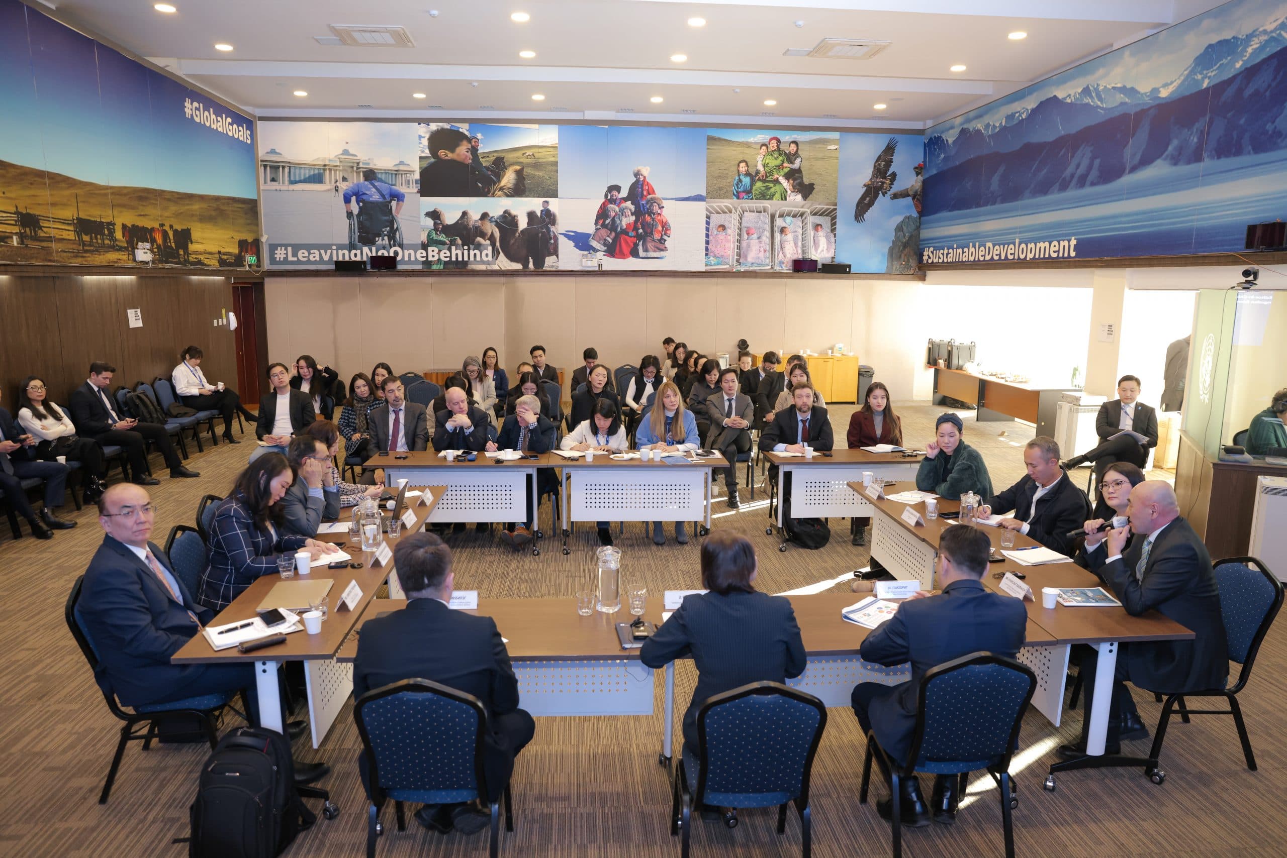 Цэвэр эрчим хүчийг хөгжүүлэхэд хурдтай бодлого, шийдвэр дутагдаж байна