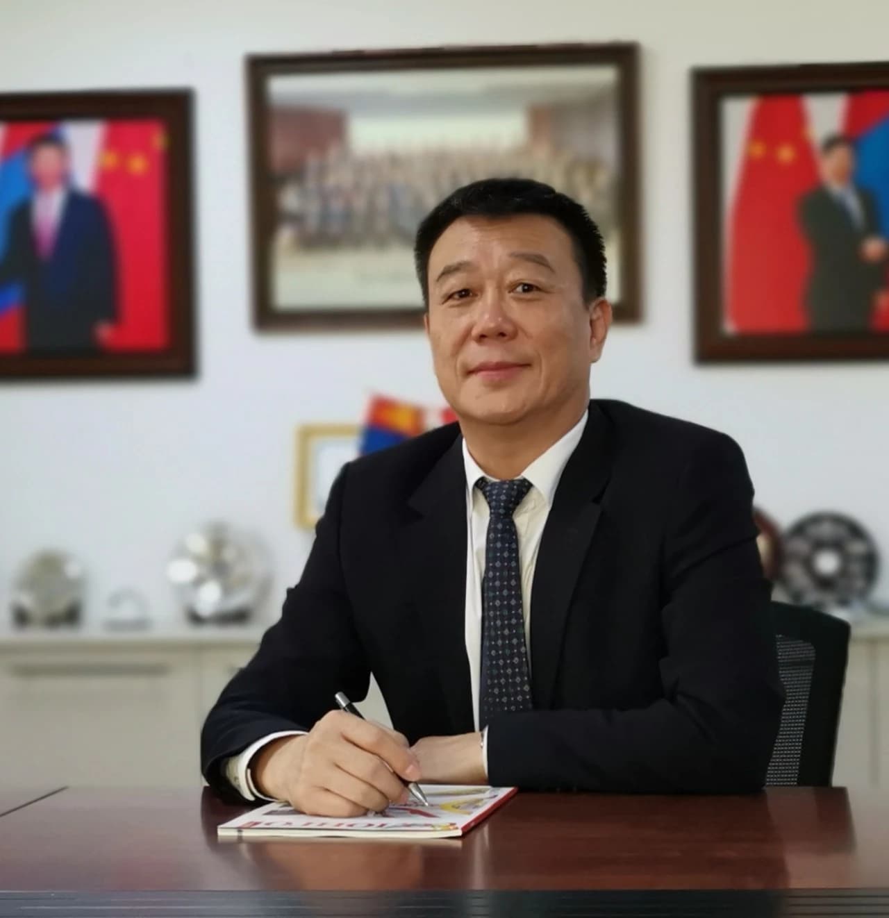 Хөрөнгө оруулагчдын Зун-хуа нийгэмлэг баярын мэнд дэвшүүллээ