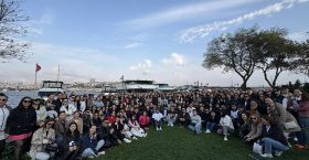 >Хар тэнгисийн эрэг дээрх монгол залуусын цугларалт