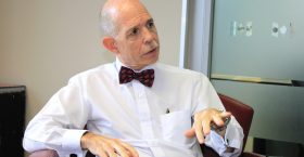 >Грегори Голдхаук: Глобальчлагдсан өнөө үед эдийн засгаа ханаар хаших нь ялалт биш