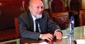 >Ханс-Вернер Зинн: Зээлээ багасга, өөрсдийн хүчээр улсаа хөгжүүл